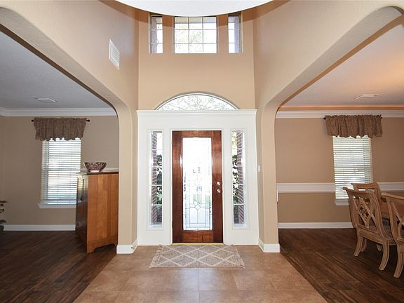 4th image of 5402 Highland Falls Ln