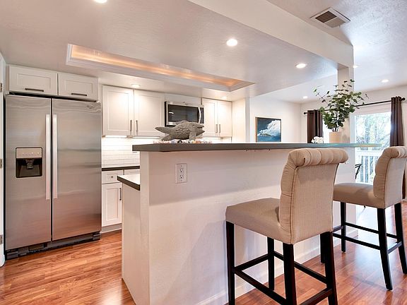 5th image of 1036 Poplar Drive