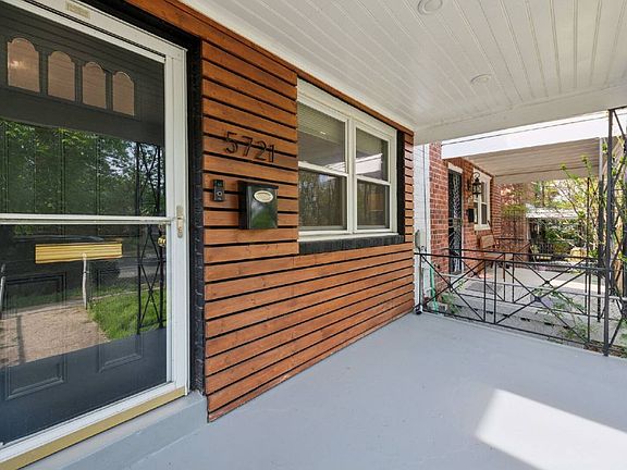 2nd image of 5721 Blaine St NE