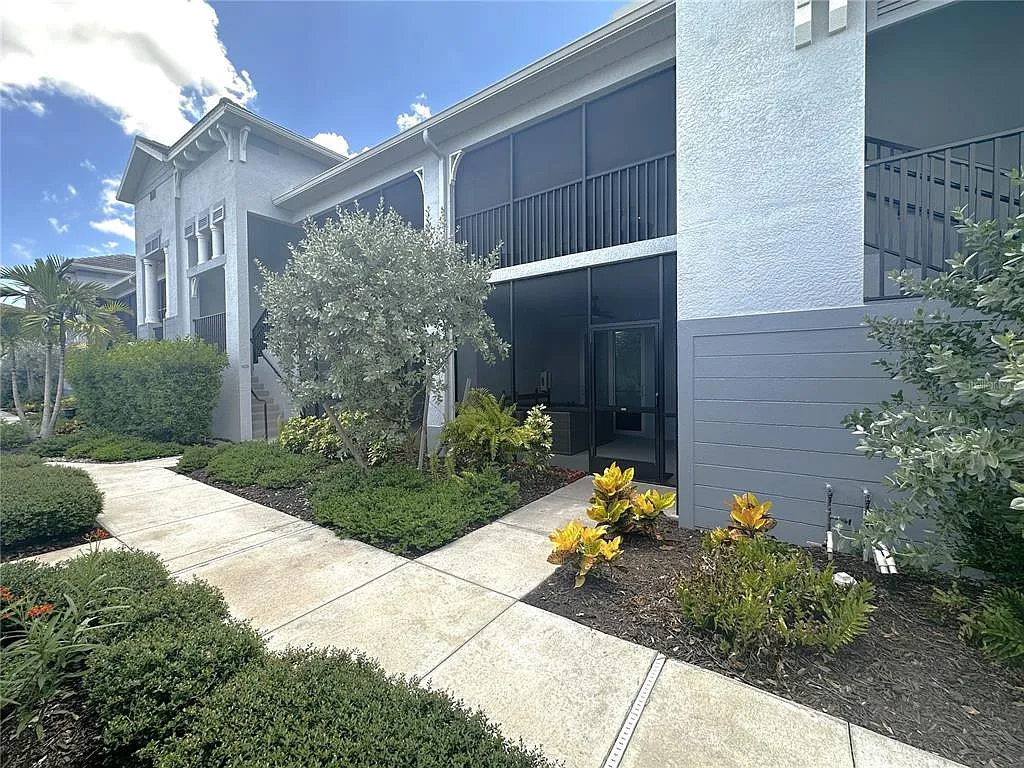 2 bed, 2.0 bath, 1569 sqft, $6,500 — Photo 2