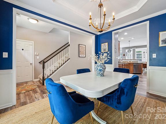 4th image of 108 N Arcadian Way