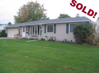 917 Center St, Cleveland, WI 53015