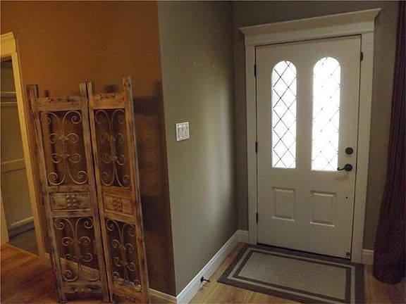 5th image of 10819 Crown Colony Dr APT 40