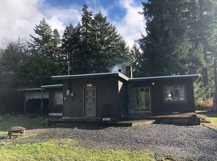 93621 Driftwood Inn Ln, North Bend, OR 97459