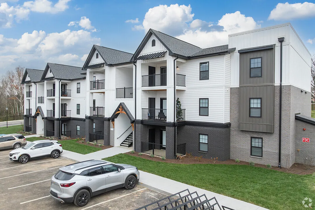 Oakwood Landings - 9924-304 — Photo 1