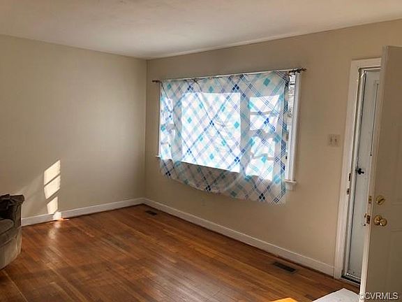 5th image of 2121 Wright Ave