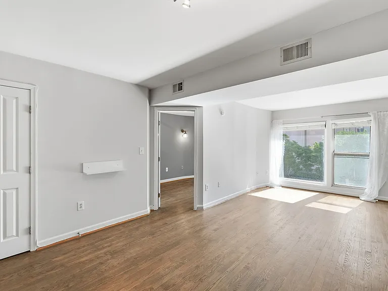 601 Pennsylvania Ave NW #211 — Photo 9