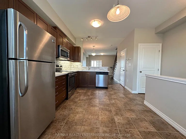 69 Edenrock Dr — Photo 5
