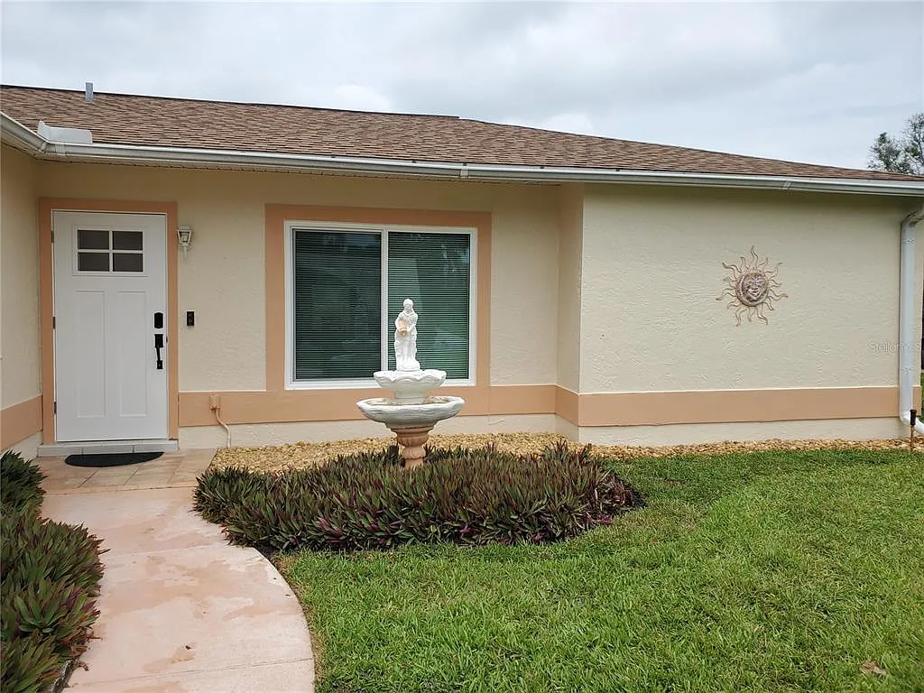 3 bed, 2.0 bath, 1384 sqft, $2,900 — Photo 3