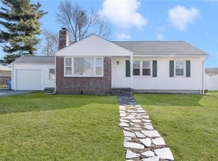 26 Susan Dr, Cranston, RI 02920
