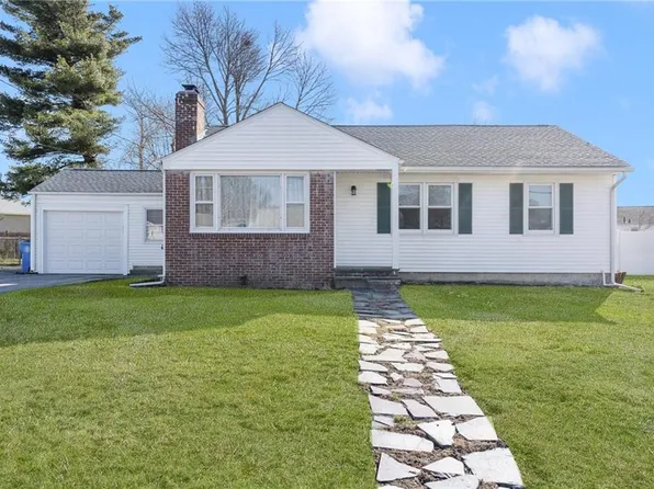 26 Susan Dr, Cranston, RI 02920