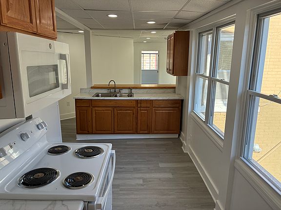 2nd image of 667-671 Monroe Ave #15