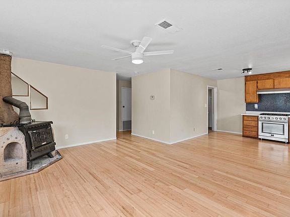 5th image of 10861 Main Street