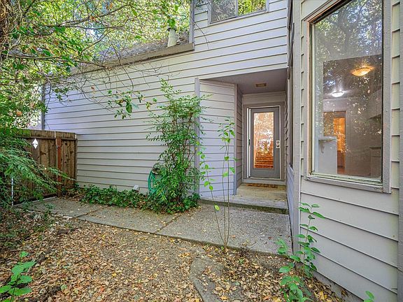 2nd image of 544 Fieldcrest Drive