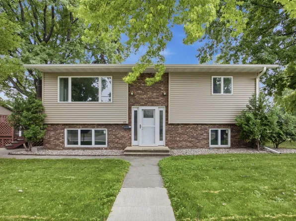 1211 Hall Ave, Breckenridge, MN 56520