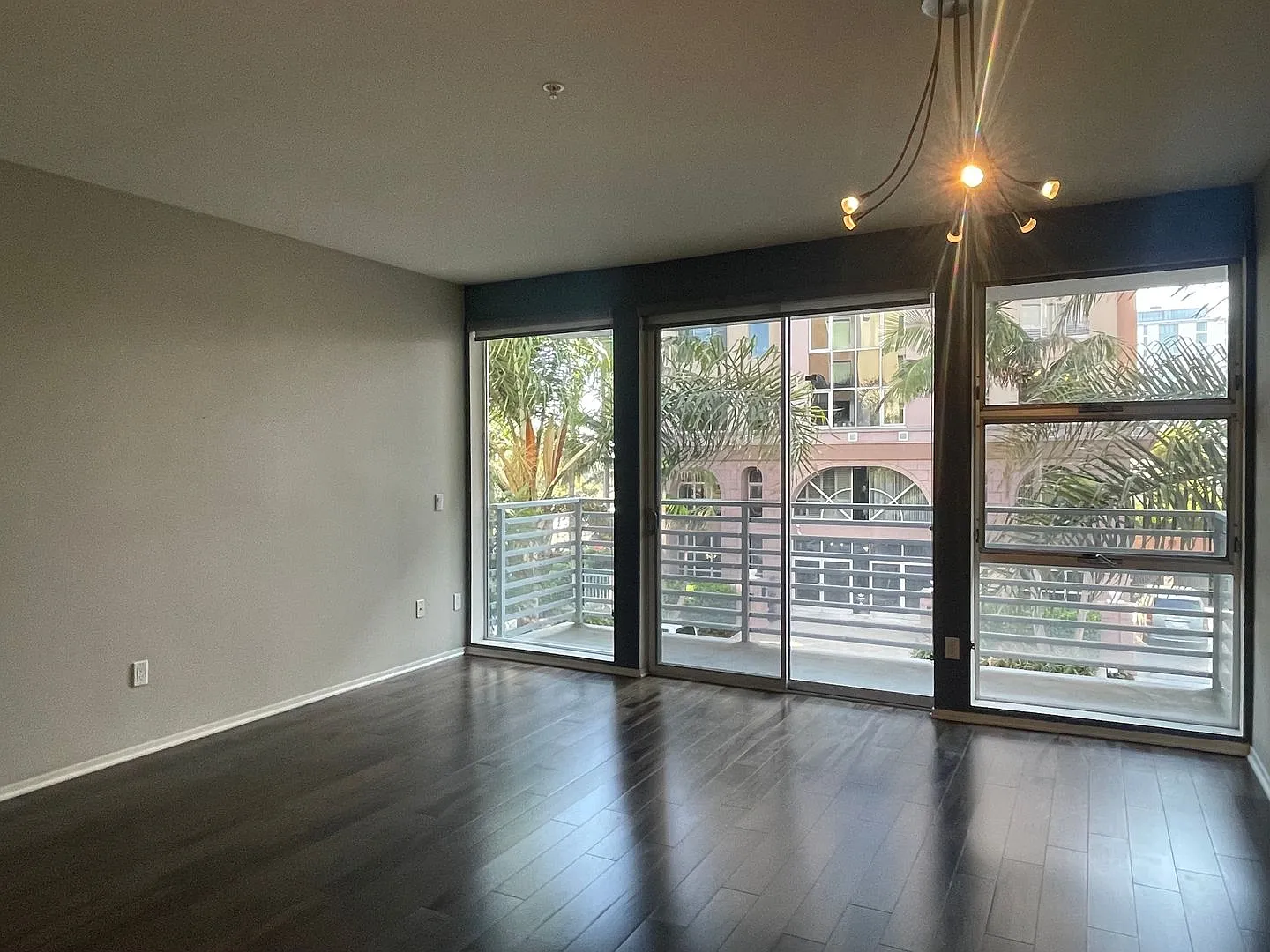 Charming 2 Bedroom, 2 Bathroom Condo located in the heart of San Diego — Photo 4
