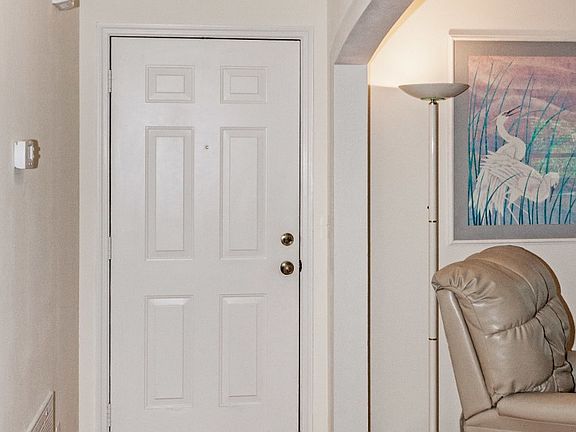 5th image of 13049 Viburnum Dr N