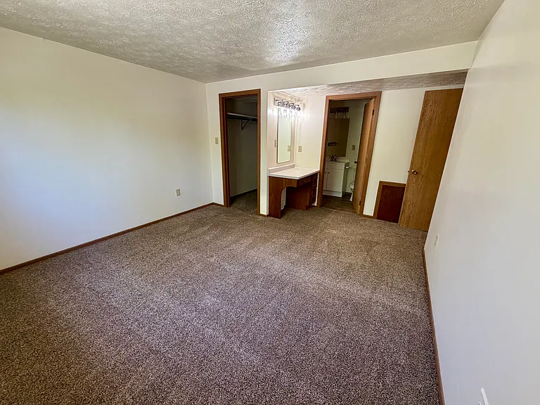 37 Foxglove Dr #3 — Photo 11
