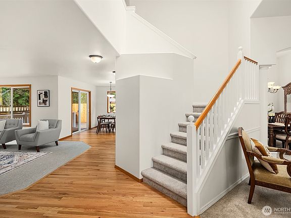 5th image of 1102 185th Street SE
