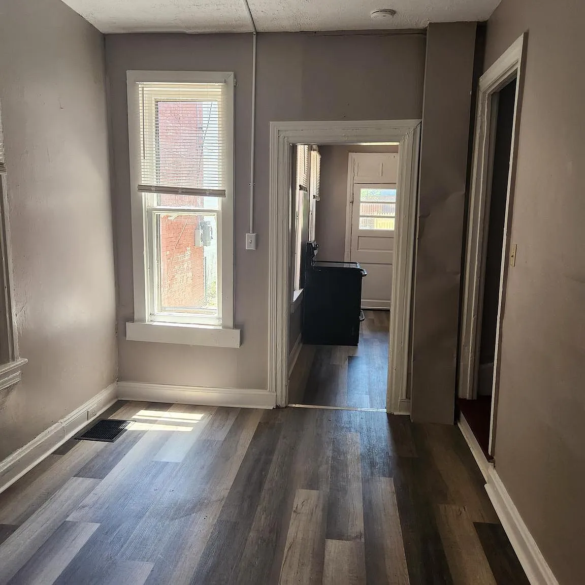 2 bed, 1856 sqft, $1,300 — Photo 2