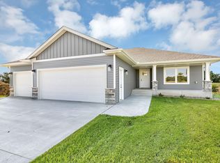 17 Meadow Ln, Cold Spring, MN 56320