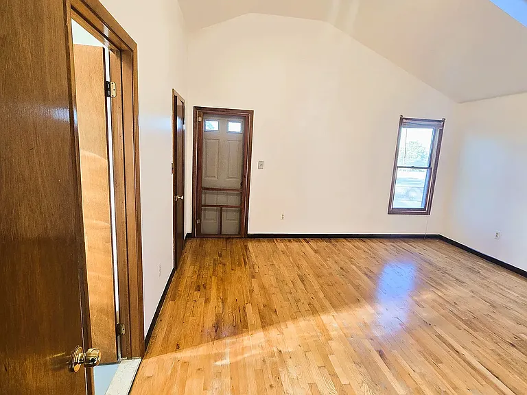 335 Pearsall Ave #2 — Photo 15