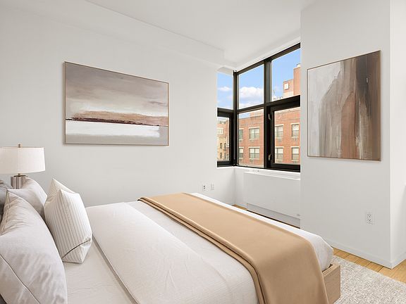 5th image of 105 Norfolk St APT 5B