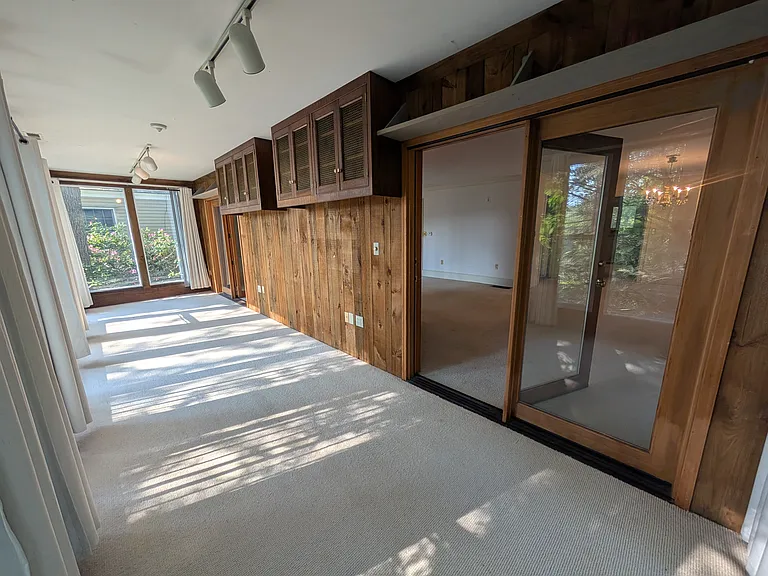 139 N Main St — Photo 15