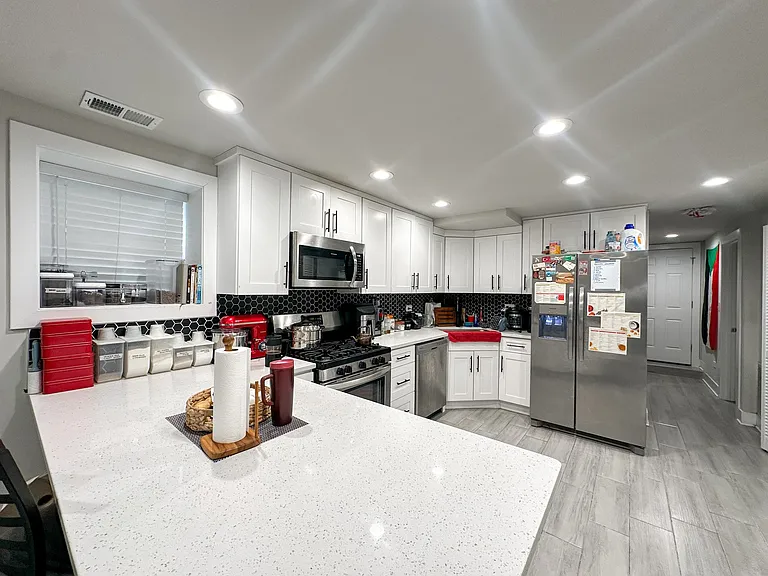 2522-24 W. Superior St. — Photo 1