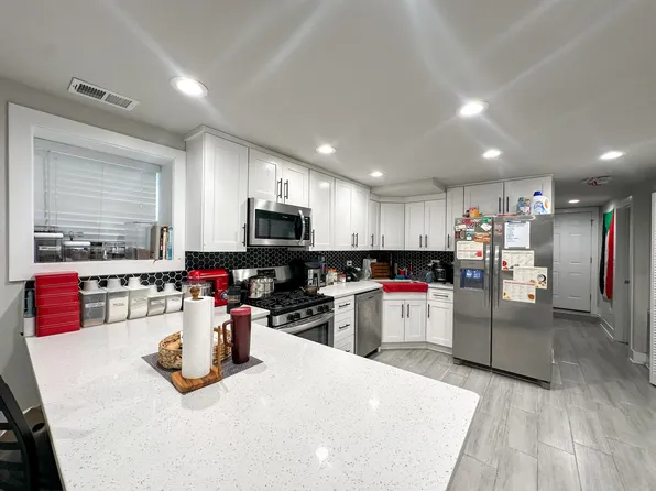 2522-24 W. Superior St.