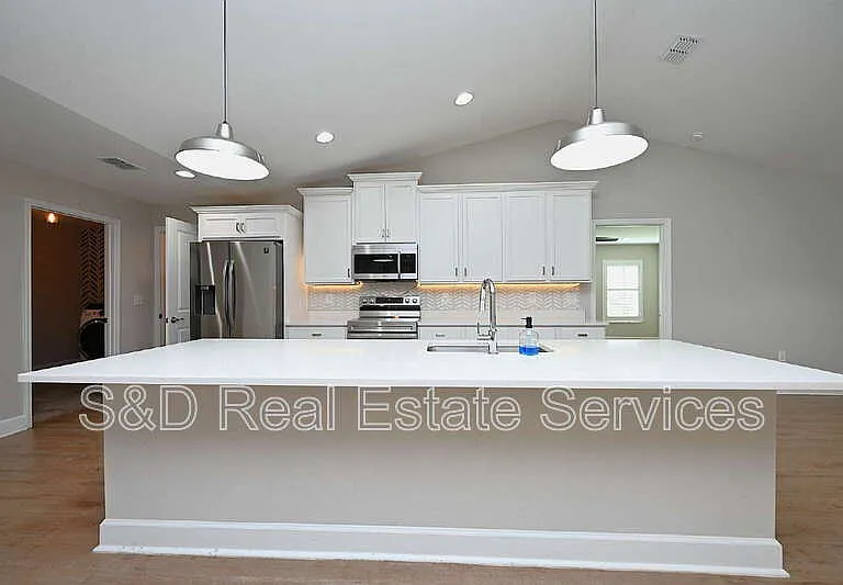 4435 Lake Hancock Rd — Photo 9