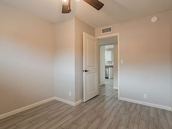 3rd image of 1223-1235 E Elm St #12829da32