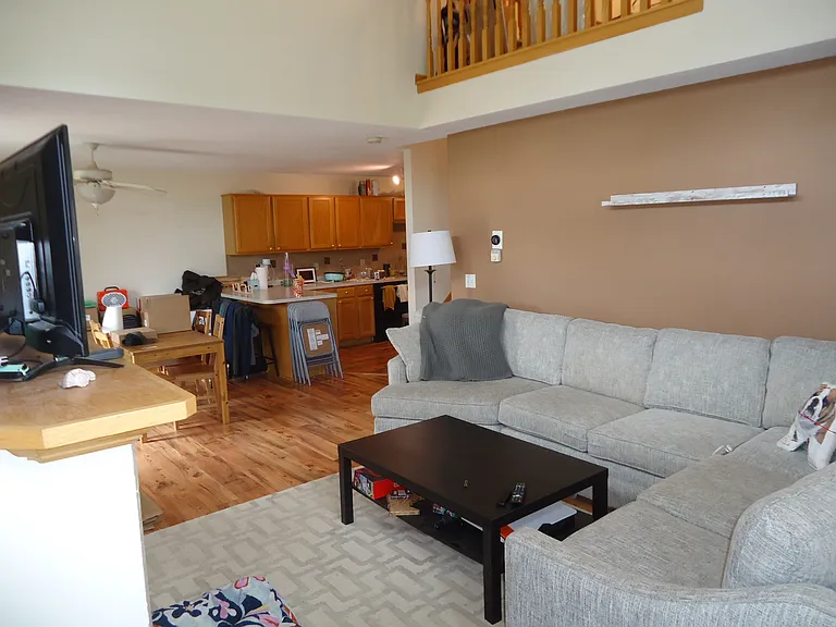 1650 Wellington Ln — Photo 4
