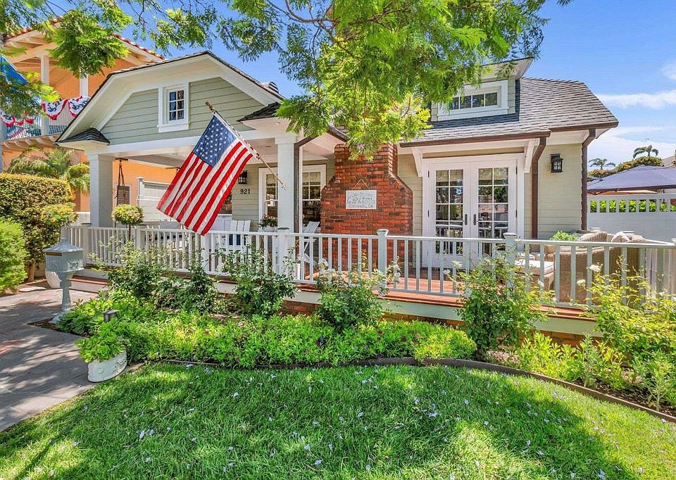 1st image of 921 Alameda Blvd
