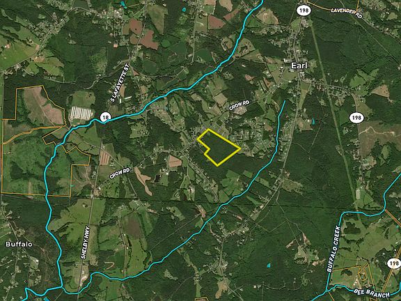 2nd image of 410 Crow Rd