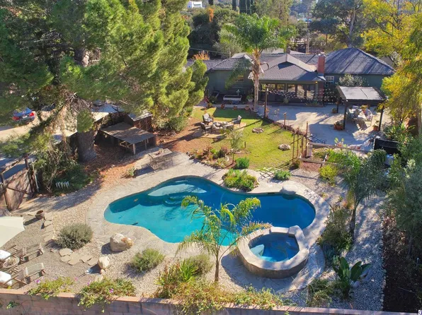 1045 La Canada Verdugo Rd, Pasadena, CA 91103