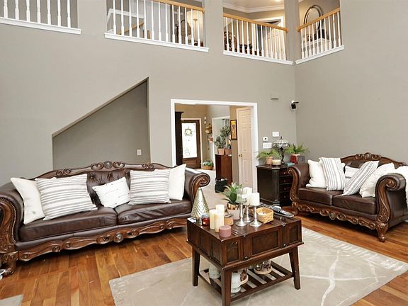 5th image of 2224 Sunningdale Dr
