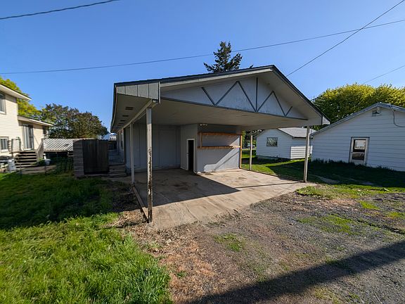 3rd image of 1207 Park St