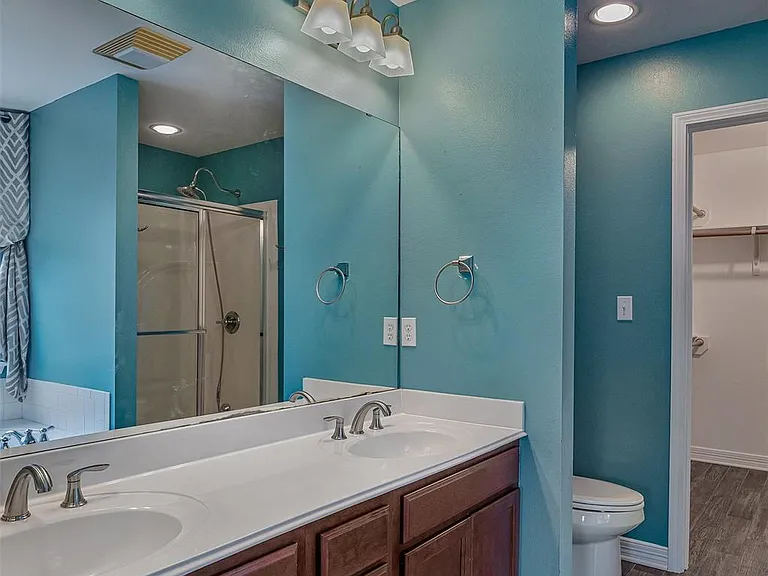 2222 Shumark Trl — Photo 13