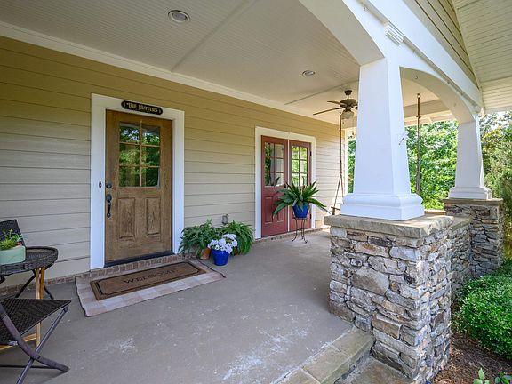 3rd image of 3834 James Hill Cir