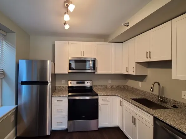 1015 Park Pl #1B, Wilmington, DE 19806