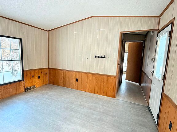 4th image of 79 Katy Win West