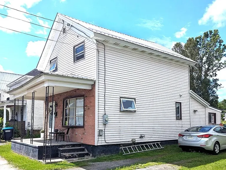 909 Franklin St — Photo 2