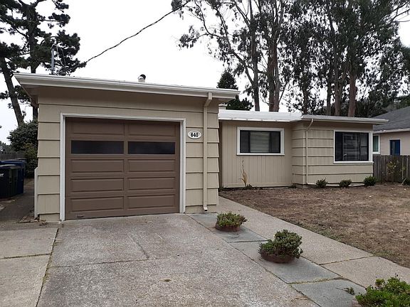 3rd image of 640 Larchmont Dr