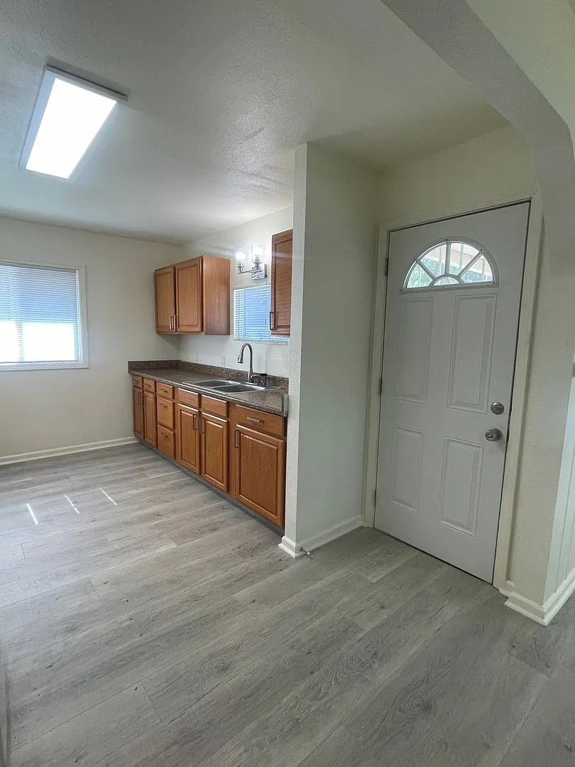 2538 & 2556 Lanning Avenue — Photo 1