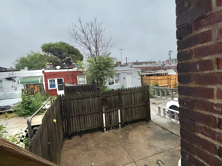 2121 Anchor St — Photo 18
