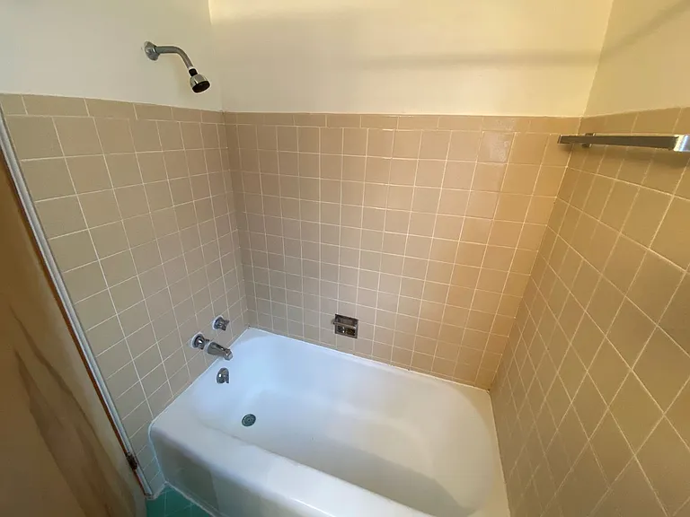 Shepard Terrace Apartments — Photo 29