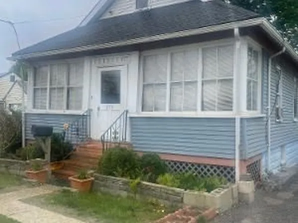 255 Neponset Valley Pkwy, Hyde Park, MA 02136