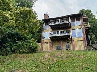 4 Doe Highlands Dr, Hillsville, VA 24343