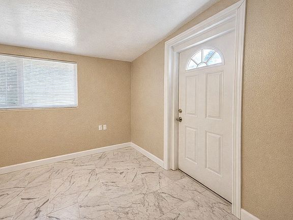 3rd image of 2601 E Greenway Rd #F